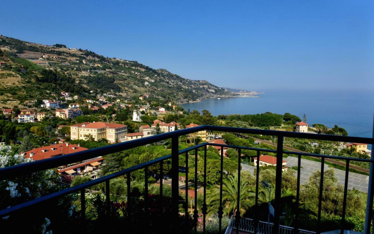 Agriturismo Un Mare Di Fiori Villa Ventimiglia Eksteriør bilde