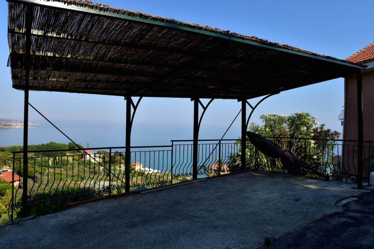 Agriturismo Un Mare Di Fiori Villa Ventimiglia Eksteriør bilde