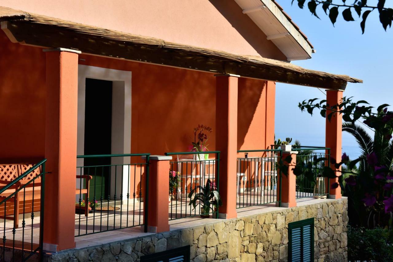 Agriturismo Un Mare Di Fiori Villa Ventimiglia Eksteriør bilde