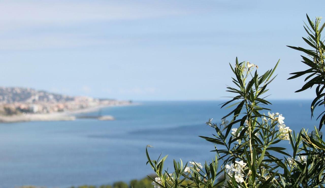 Agriturismo Un Mare Di Fiori Villa Ventimiglia Eksteriør bilde